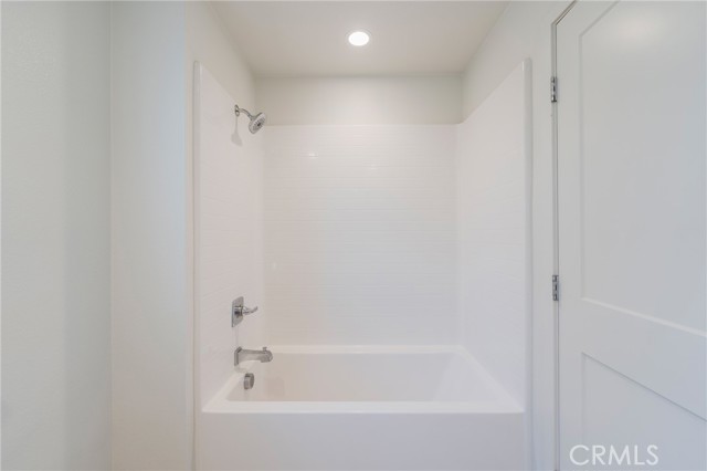 1100 Epic, Irvine CA: https://media.crmls.org/medias/e1699a93-193a-4e4e-865a-771ac092398a.jpg