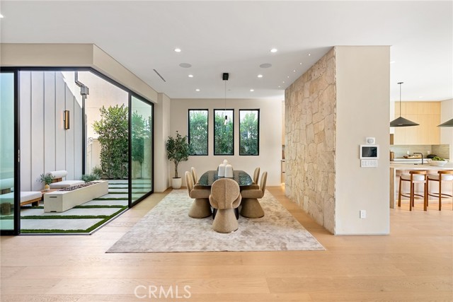 Detail Gallery Image 20 of 65 For 14738 Otsego St, Sherman Oaks,  CA 91403 - 5 Beds | 5/1 Baths