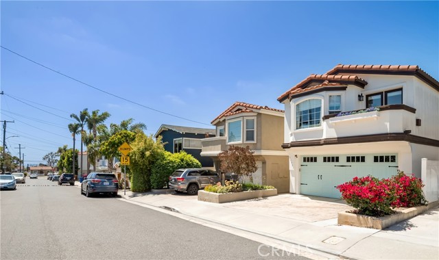 1155 7th Place, Hermosa Beach, California 90254, 3 Bedrooms Bedrooms, ,4 BathroomsBathrooms,Residential,Sold,7th,SB23196818