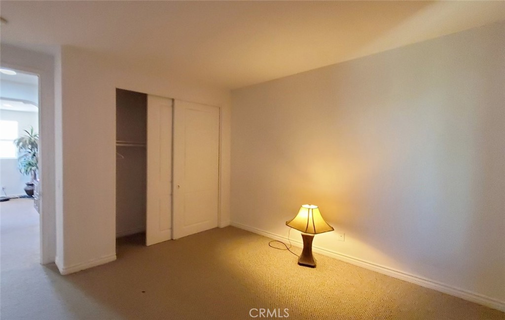 https://media.crmls.org/medias/e16af991-195c-4639-94d5-26a04336ca1e.jpg?preset=X-Large