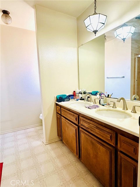 9039 Van Nuys Boulevard, Panorama City CA: https://media.crmls.org/medias/e16d0f43-3127-4aa7-bd0a-f37bd3a2507f.jpg