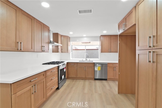 Detail Gallery Image 6 of 22 For 21525 via Pepita, Yorba Linda,  CA 92886 - 3 Beds | 3 Baths