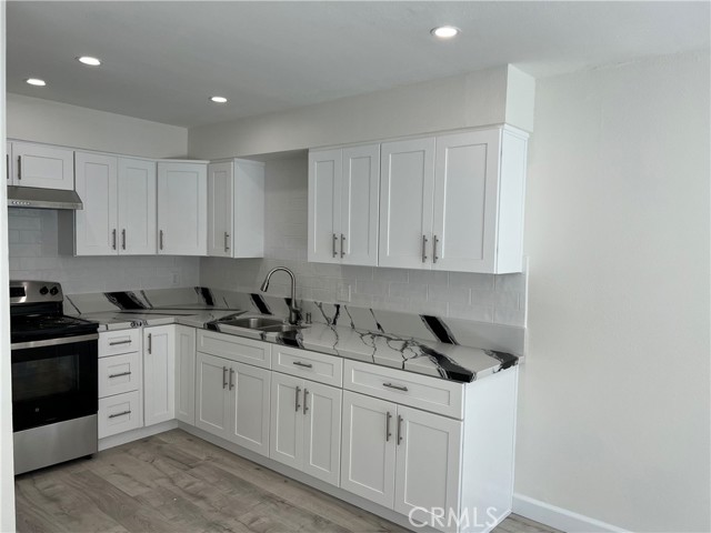 Detail Gallery Image 3 of 30 For 12314 Breezewood Dr #C,  Whittier,  CA 90604 - 2 Beds | 1/1 Baths
