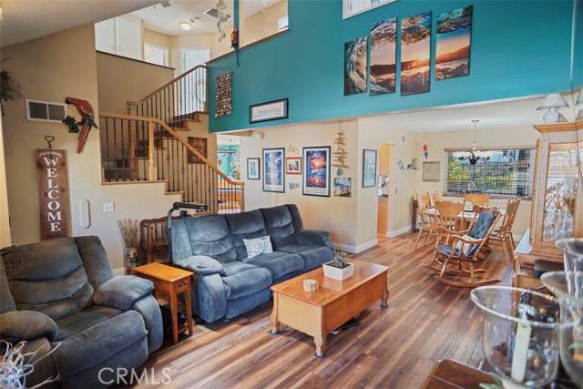 Detail Gallery Image 5 of 29 For 21946 Peppercorn, Saugus,  CA 91350 - 4 Beds | 2/1 Baths