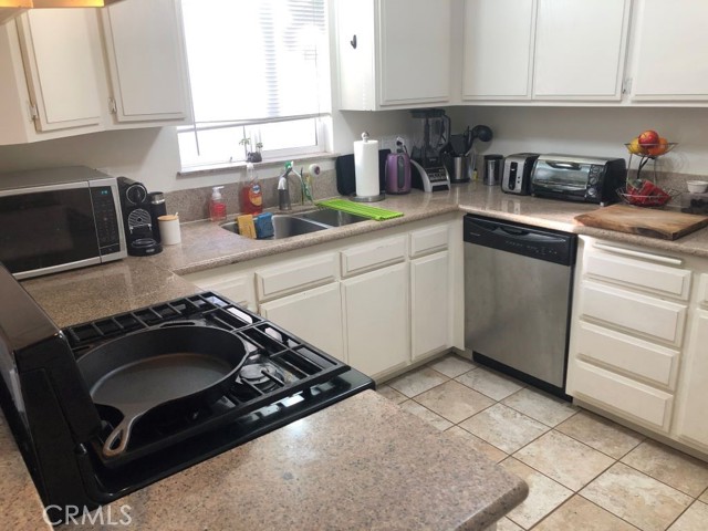 24212 Ocean Avenue, Torrance, California 90505, 2 Bedrooms Bedrooms, ,1 BathroomBathrooms,Residential Lease,Sold,Ocean,SB22084820