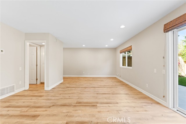 Detail Gallery Image 9 of 25 For 10 Poinsettia, Irvine,  CA 92604 - 3 Beds | 2/1 Baths