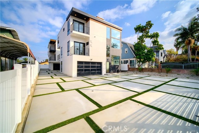 616 N Mariposa Ave AVE