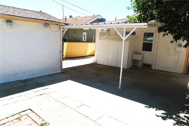 1231 67th Street, Los Angeles, California 90044, 2 Bedrooms Bedrooms, ,2 BathroomsBathrooms,Single Family Residence,For Sale,67th,DW24149858