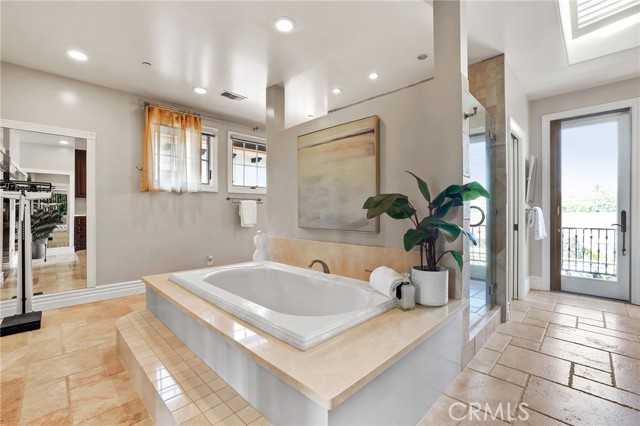 3311 Rossmoor Way, Rossmoor CA: https://media.crmls.org/medias/e16f5e5b-65e1-4c1a-80db-176b58cbce0b.jpg
