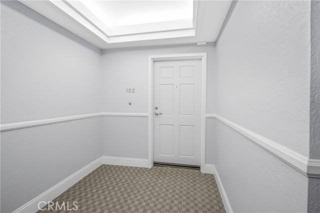 Detail Gallery Image 2 of 21 For 220 Nice Ln #102,  Newport Beach,  CA 92663 - 2 Beds | 1 Baths