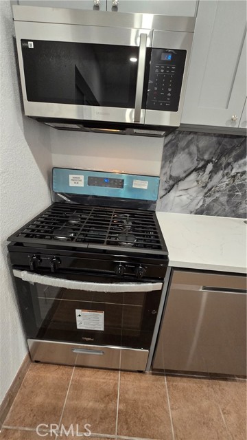 Detail Gallery Image 6 of 14 For 5803 Troost Ave, North Hollywood,  CA 91601 - 3 Beds | 1 Baths