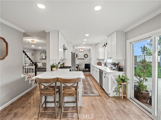 Detail Gallery Image 6 of 27 For 28316 Royal Dr, Castaic,  CA 91384 - 3 Beds | 2/1 Baths