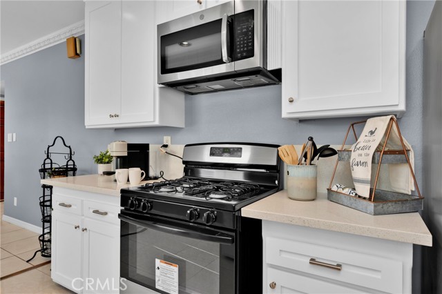 Detail Gallery Image 14 of 28 For 6107 Del Amo Bld, Lakewood,  CA 90713 - 4 Beds | 3 Baths