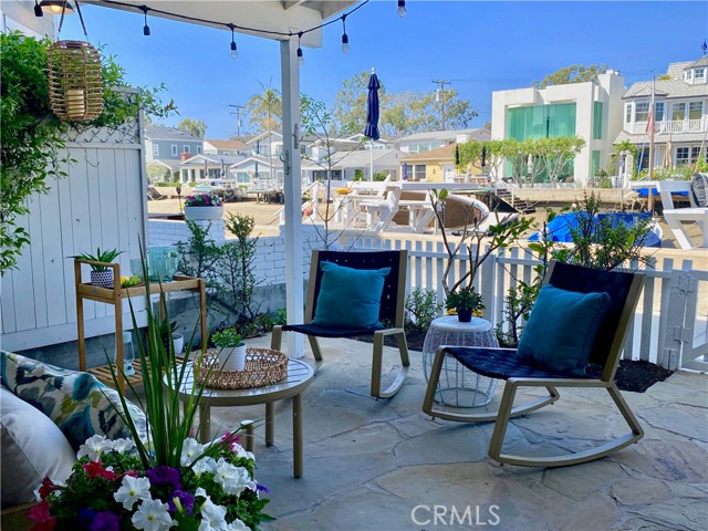 Detail Gallery Image 4 of 33 For 322 Grand Canal, Newport Beach,  CA 92662 - 3 Beds | 3 Baths