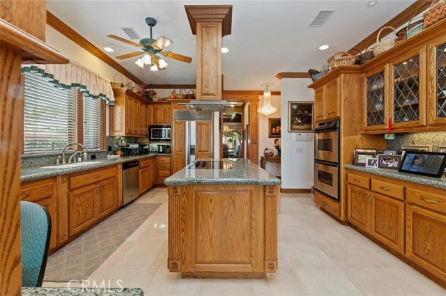 Detail Gallery Image 21 of 43 For 6975 Wyndham Hill Dr, Riverside,  CA 92506 - 4 Beds | 4/1 Baths