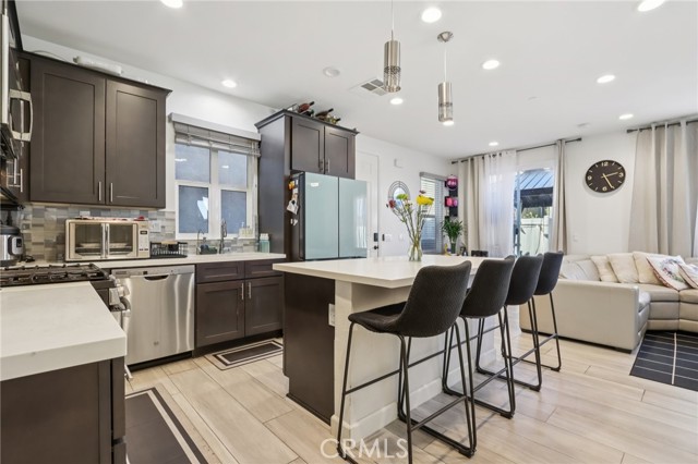 Detail Gallery Image 10 of 21 For 3827 Grant St #49,  Corona,  CA 92879 - 3 Beds | 2/1 Baths