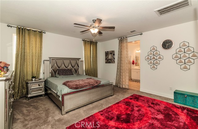 Detail Gallery Image 14 of 45 For 2698 N Arroyo Ave, Fresno,  CA 93727 - 5 Beds | 4/1 Baths