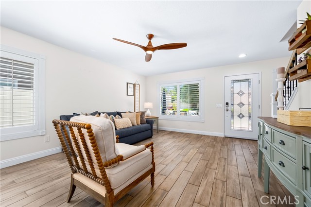 33037 Paterno Street, Temecula CA: https://media.crmls.org/medias/e171b61a-5aa7-4e2c-96ef-c45176e9d04e.jpg