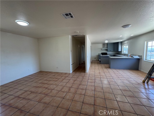 6475 Stover Avenue, Riverside CA: https://media.crmls.org/medias/e17204f6-4e9c-48e8-b4ac-f1e8e360203e.jpg
