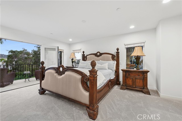 5032 Amalfi Way, Oxnard CA: https://media.crmls.org/medias/e1725933-35d8-450e-942f-0aa0ad5943db.jpg