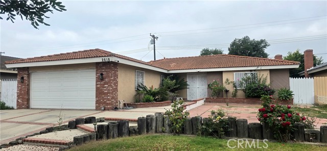 2618 S Pacific Avenue, Santa Ana CA: https://media.crmls.org/medias/e172acca-3df7-4557-b36f-3c16a6f856c3.jpg