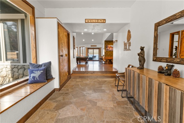 Detail Gallery Image 21 of 66 For 478 Lakeview Court Ct, Big Bear Lake,  CA 92315 - 5 Beds | 3/1 Baths