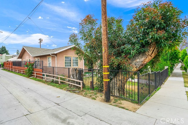 Image 3 for 2490 Linden Ave, Long Beach, CA 90806