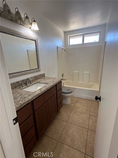 Detail Gallery Image 10 of 11 For 14343 Duke Ct, Adelanto,  CA 92301 - 3 Beds | 2 Baths