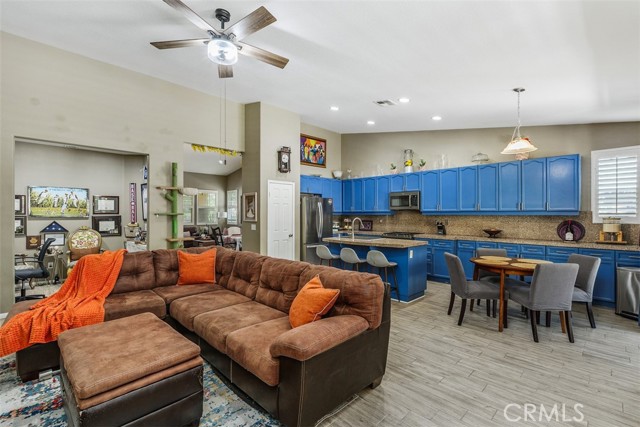 23591 Madison Avenue, Murrieta CA: https://media.crmls.org/medias/e17324b5-5ab2-478c-9079-c0adac21d8b9.jpg