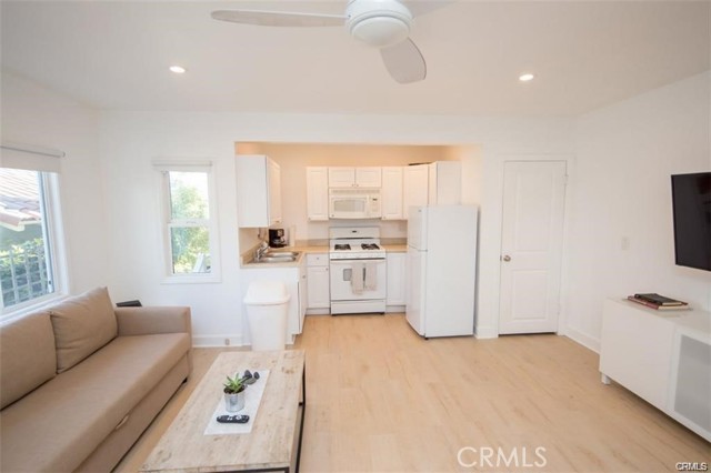 2324 S Coast, Laguna Beach CA: https://media.crmls.org/medias/e17399d8-33e8-4c0a-8b75-942350e7859c.jpg