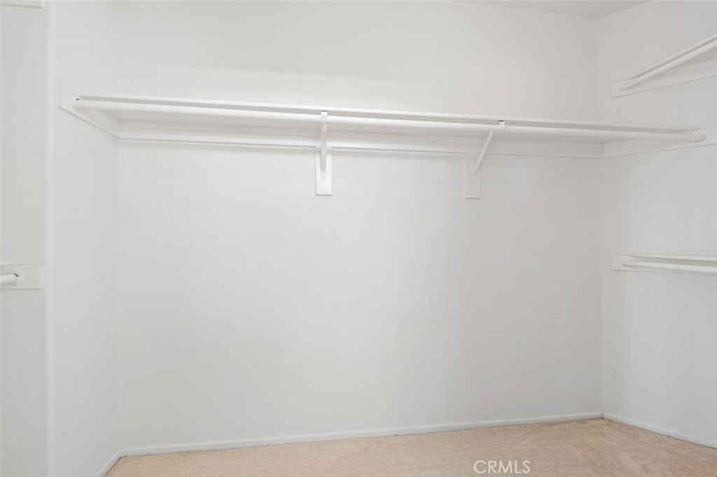 https://media.crmls.org/medias/e17431e2-5e24-4709-8755-63ed55bdb10e.jpg?preset=X-Large