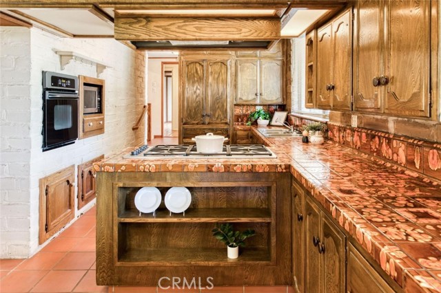 6641 N Van Ness Boulevard, Fresno CA: https://media.crmls.org/medias/e174b7d3-1853-49f9-b744-5da5db5b6fd3.jpg