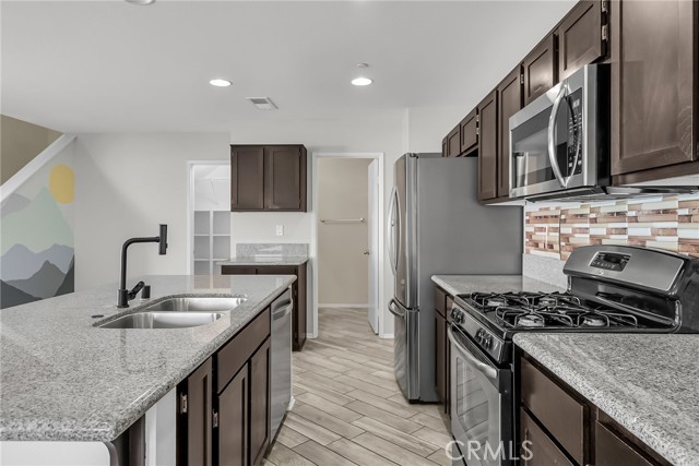 34234 Parkside Drive, Lake Elsinore CA: https://media.crmls.org/medias/e1754c7f-637e-4965-aefd-07a5be72cdfd.jpg