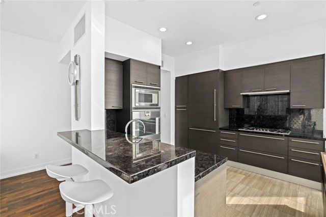 Detail Gallery Image 17 of 56 For 900 W Olympic 31j,  Los Angeles,  CA 90015 - 3 Beds | 3 Baths