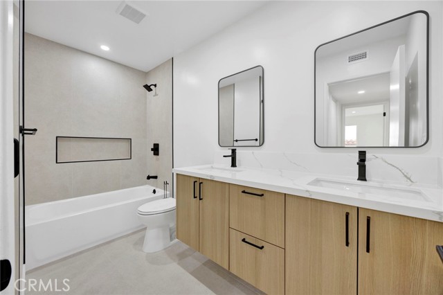 Detail Gallery Image 24 of 30 For 17303 Chatsworth St #4,  Granada Hills,  CA 91344 - 2 Beds | 1/1 Baths