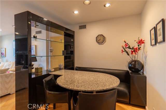 4239 Via Arbolada, Los Angeles CA: https://media.crmls.org/medias/e1770e94-6a92-4ae9-8310-256f892b7686.jpg