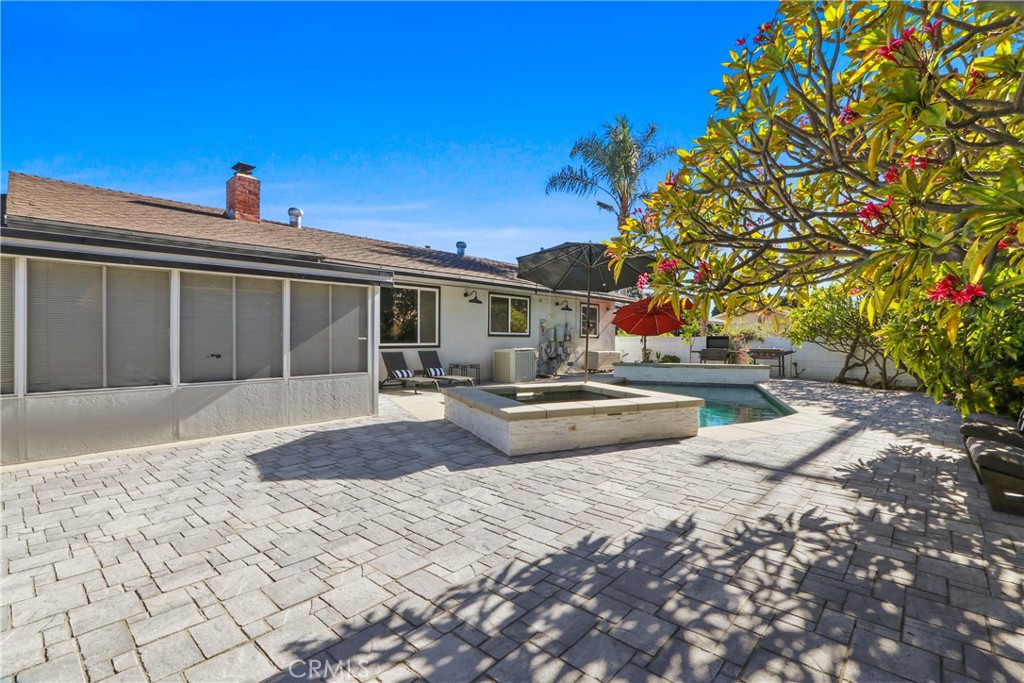 MLS #OC25260013 image #5