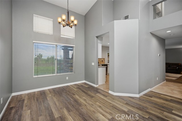 4 Chisholm Trail, Trabuco Canyon CA: https://media.crmls.org/medias/e177313e-7e4b-46f2-a30e-ef608aef2889.jpg