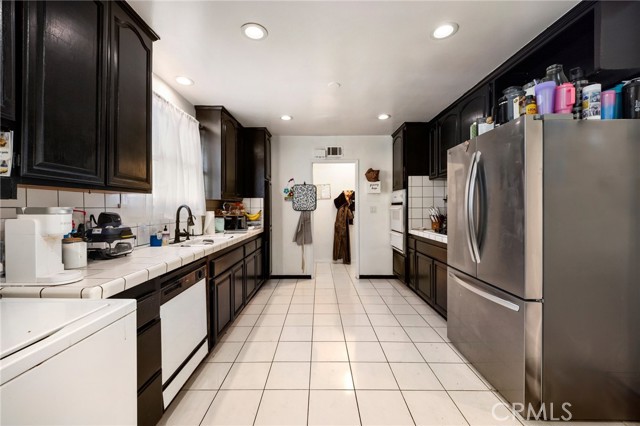 8145 Capistrano Avenue photo 4
