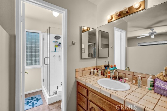 Detail Gallery Image 14 of 19 For 23041 Posada, Valencia,  CA 91354 - 4 Beds | 3 Baths