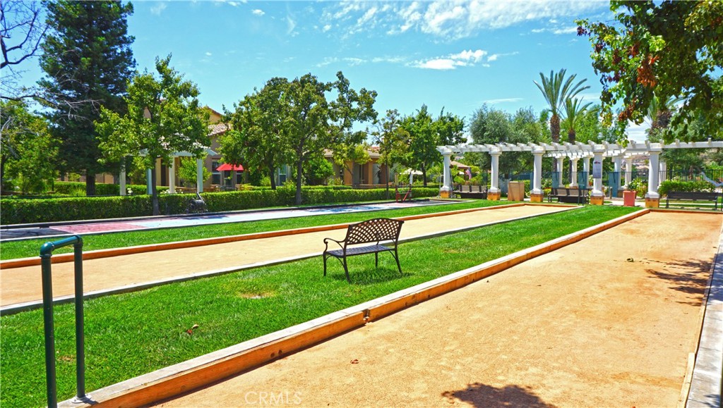 https://media.crmls.org/medias/e1783658-ce64-42a3-8660-53dd8b6392e8.jpg?preset=X-Large