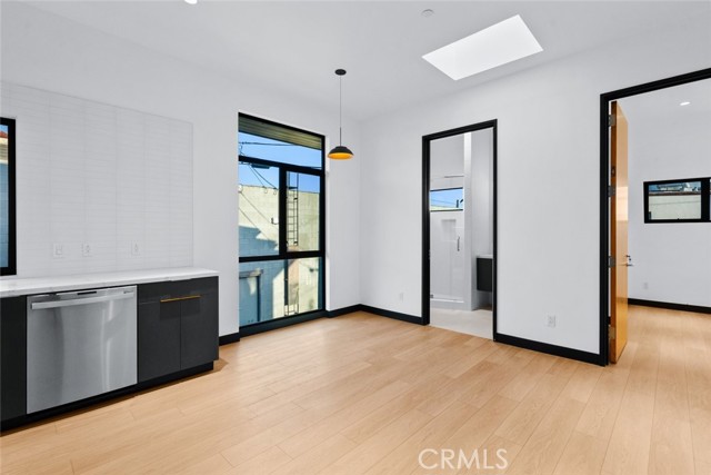 Detail Gallery Image 17 of 18 For 922 W Clark Ave #201,  Burbank,  CA 91506 - 1 Beds | 1 Baths