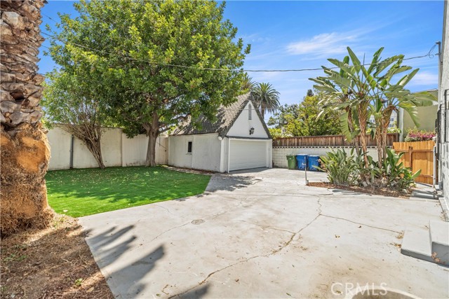 336 N Crescent Heights Boulevard, Los Angeles CA: https://media.crmls.org/medias/e17a310c-eae9-4d6f-8148-2e9132346fe8.jpg
