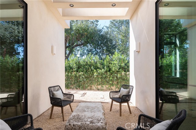 Detail Gallery Image 33 of 36 For 23340 Collins, Woodland Hills,  CA 91367 - 4 Beds | 4/1 Baths