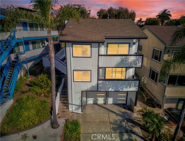 Detail Gallery Image 2 of 54 For 231 W Escalones #B,  San Clemente,  CA 92672 - 3 Beds | 2 Baths