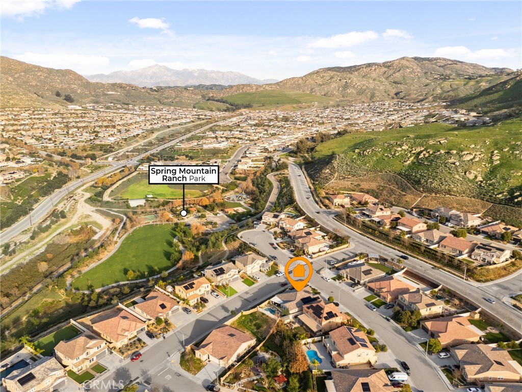 https://media.crmls.org/medias/e17bfb94-2b57-4836-83d4-836f0aee657d.jpg?preset=X-Large