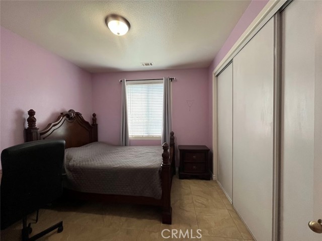10072 Berkshire Drive, Jurupa Valley CA: https://media.crmls.org/medias/e17c40b4-ddaf-420b-93ae-1e9ba3063588.jpg
