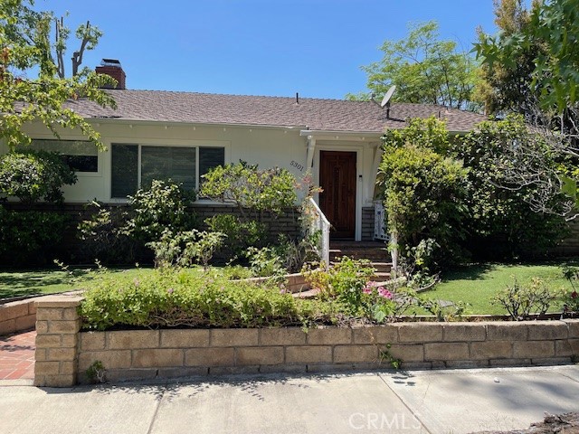 Detail Gallery Image 1 of 19 For 5301 Bluebell Ave, Valley Village,  CA 91607 - 3 Beds | 2 Baths