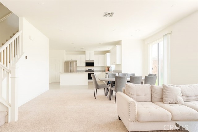 Detail Gallery Image 2 of 12 For 4010 E Catalina St, Ontario,  CA 91761 - 5 Beds | 3 Baths