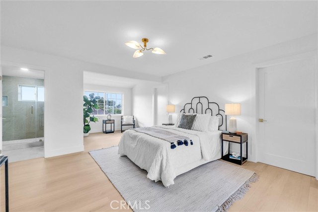 Image 3 of 45 For 2902 Winfield